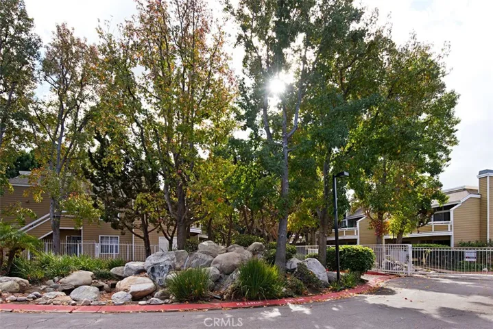 Well maintained and lush community.
