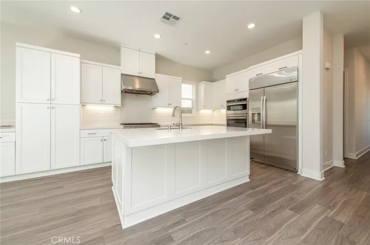 631 Cardona, Lake Forest, California 92630