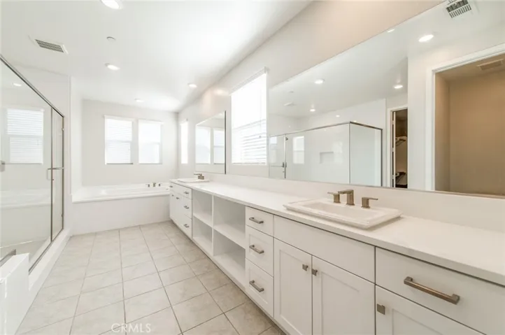 631 Cardona, Lake Forest, California 92630