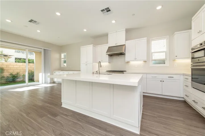 631 Cardona, Lake Forest, California 92630