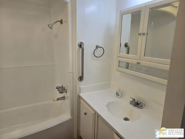 Full Sized 2nd Bath