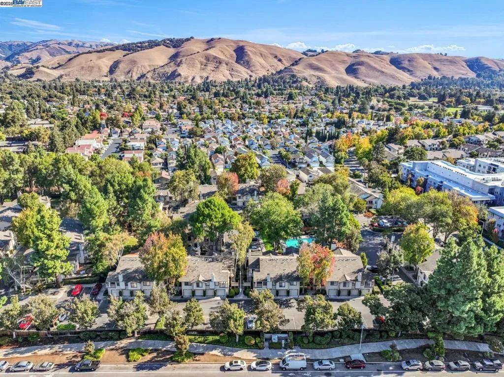 976 Huntington Ter, Fremont, California 94536 home-pic-31