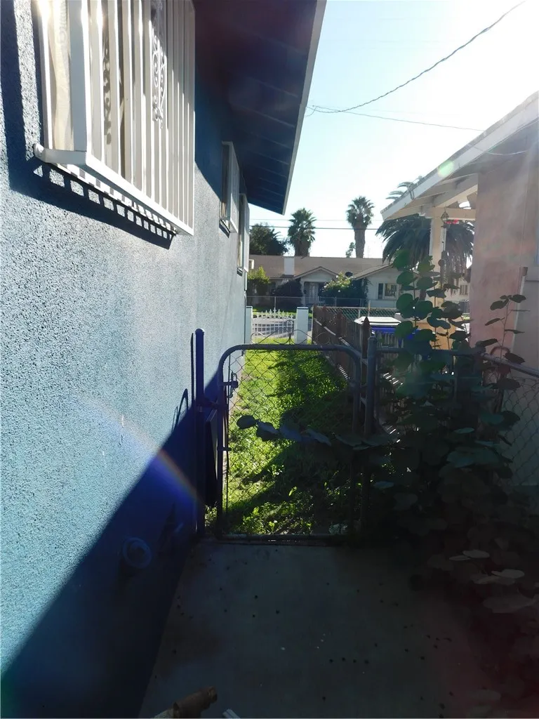 1000 N Mountain View, San Bernardino, California 92410 home-pic-28