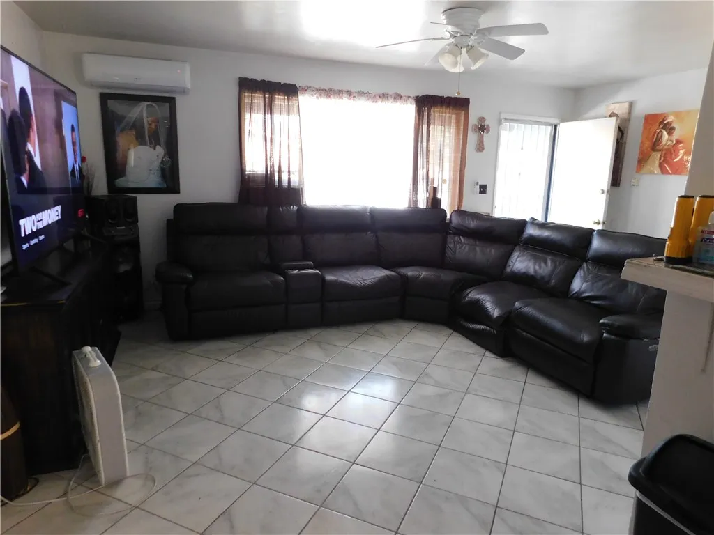 1000 N Mountain View, San Bernardino, California 92410 home-pic-8