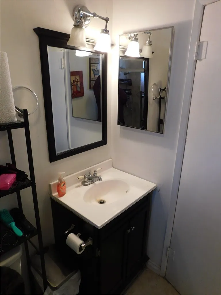 1000 N Mountain View, San Bernardino, California 92410 home-pic-18