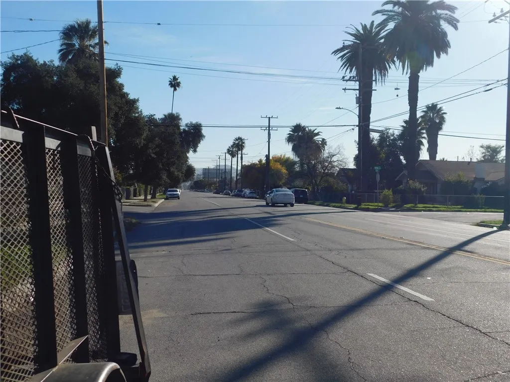1000 N Mountain View, San Bernardino, California 92410 home-pic-33