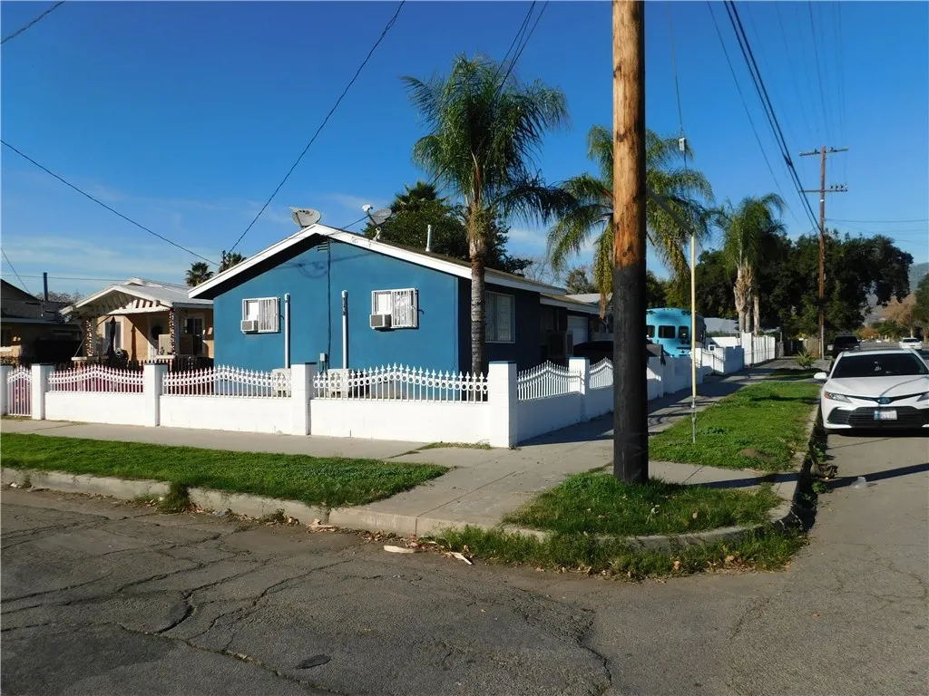 1000 N Mountain View, San Bernardino, California 92410 home-pic-4