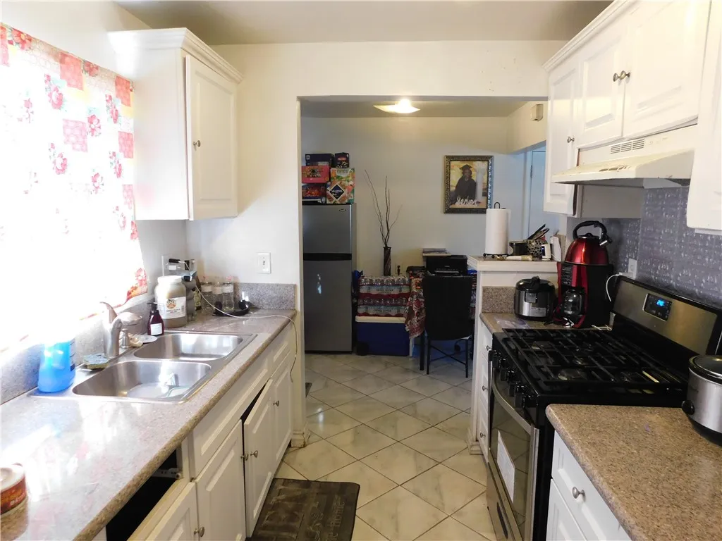 1000 N Mountain View, San Bernardino, California 92410 home-pic-15