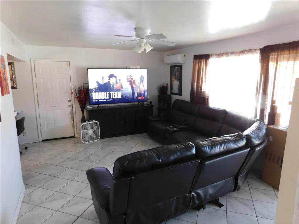 1000 N Mountain View, San Bernardino, California 92410 home-pic-7