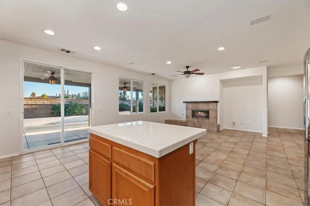 40355 Miklich, Murrieta, California 92563 home-pic-12