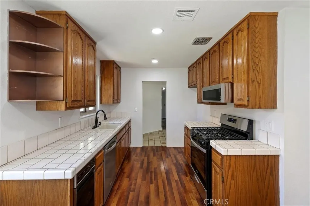 7150 Clydesdale, Highland, California 92346 home-pic-27
