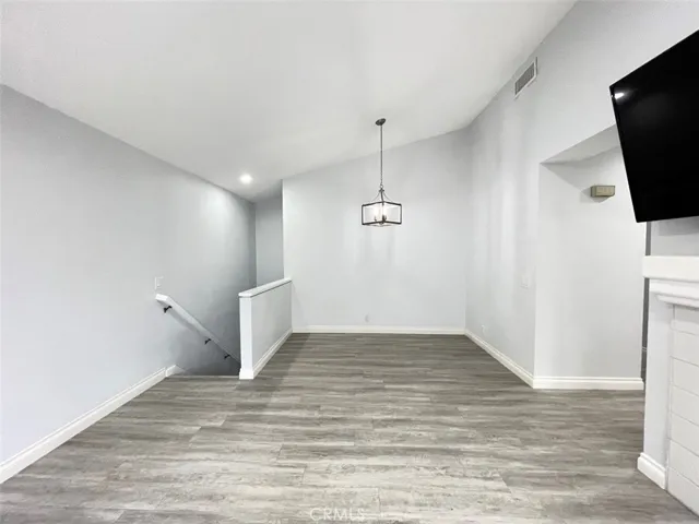 LIVING ROOM/DINING ROOM
