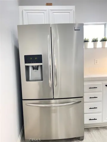 REFRIGERATOR INCLUDED