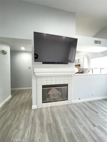 TV INCLUDED, FIREPLACE