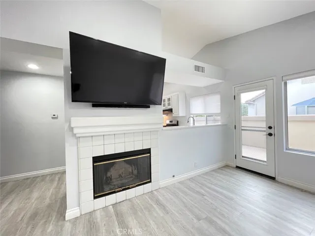 TV INCLUDED, FIREPLACE