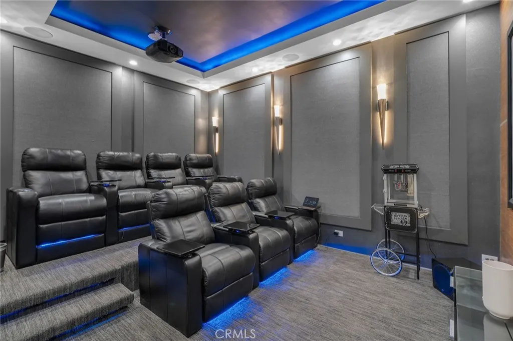 15231 Greenleaf Street, Sherman Oaks, California 91403 home-pic-9