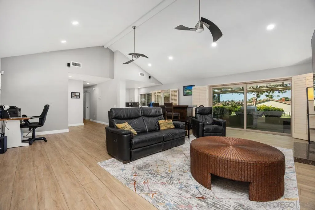 17488 Plaza Otonal, San Diego, California 92128 home-pic-9