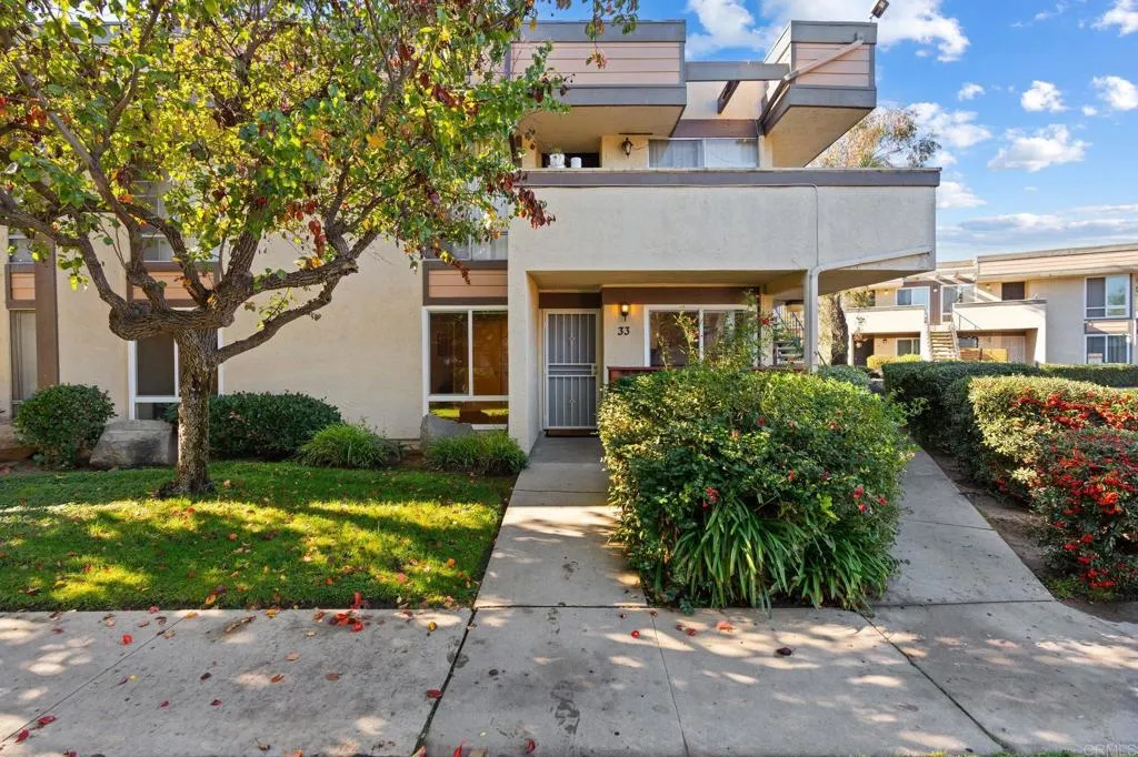 745 E Bradley Avenue 33, El Cajon, California 92021 home-pic-1