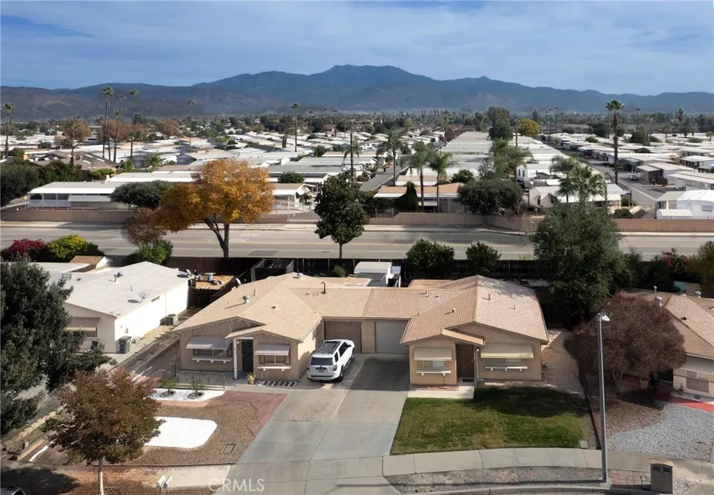 424 Tierra Baja Way, Hemet, California 92545 home-pic-26