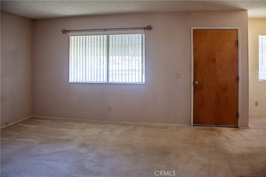 424 Tierra Baja Way, Hemet, California 92545 home-pic-8