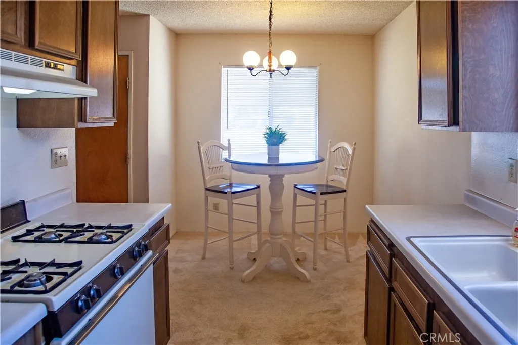 424 Tierra Baja Way, Hemet, California 92545 home-pic-4