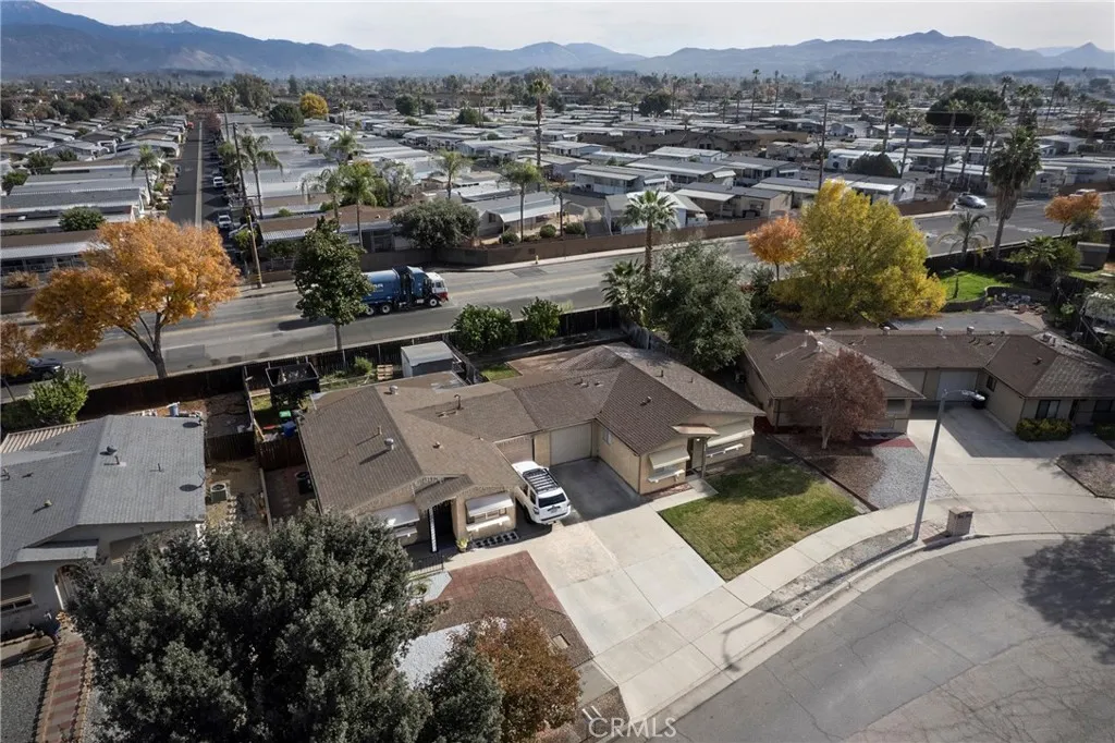 424 Tierra Baja Way, Hemet, California 92545 home-pic-25