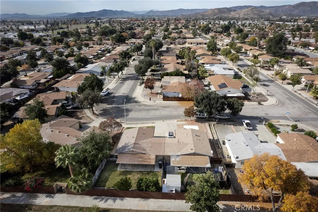 424 Tierra Baja Way, Hemet, California 92545 home-pic-30