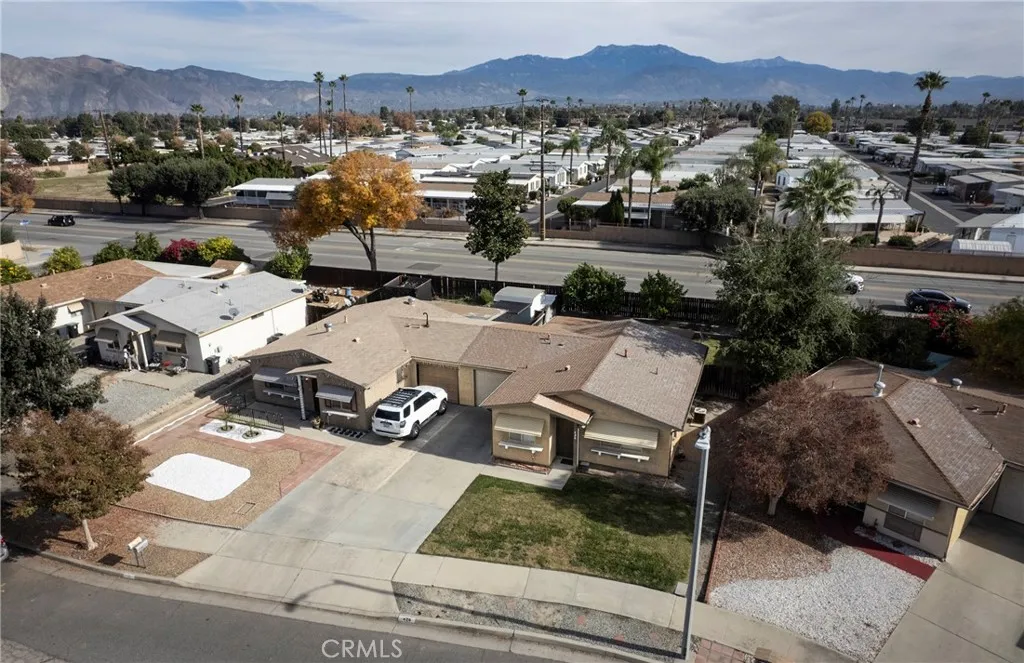 424 Tierra Baja Way, Hemet, California 92545 home-pic-27