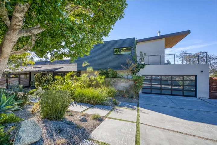 Welcome to 1652 Encino!