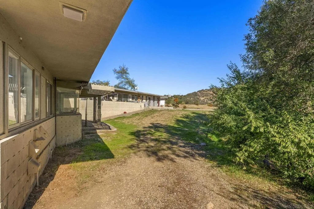 26448 N Lake Wohlford Rd, Valley Center, California 92082 home-pic-7