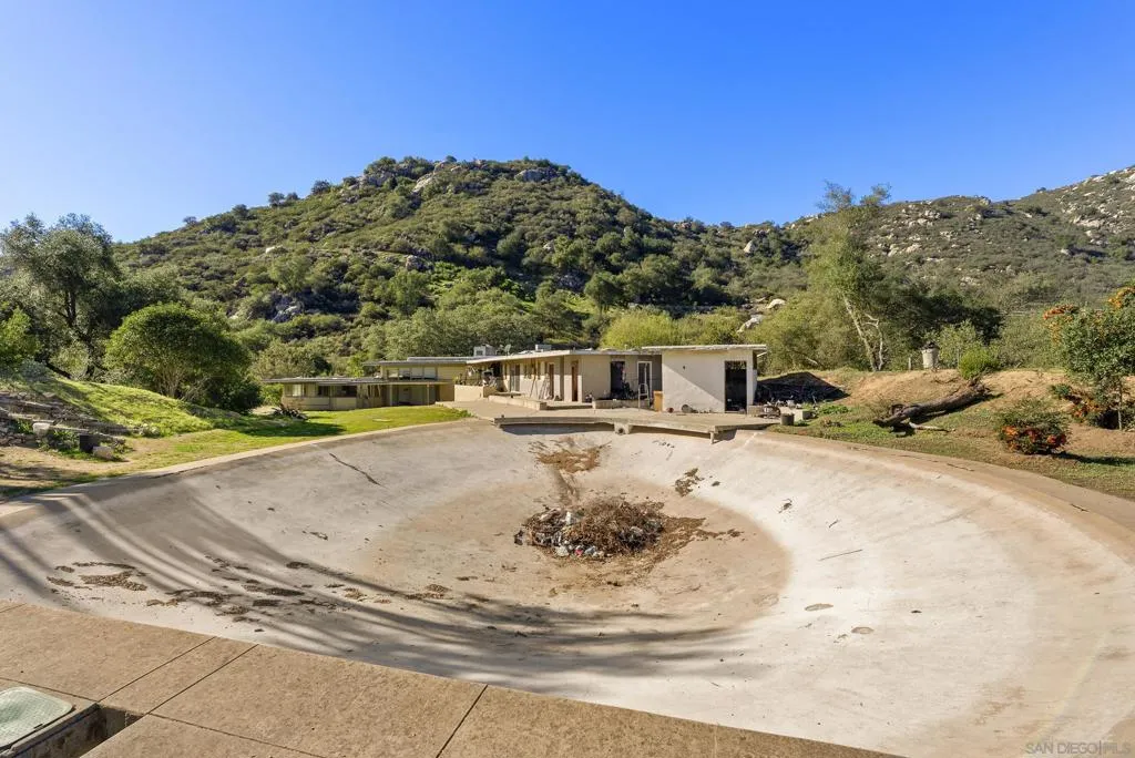 26448 N Lake Wohlford Rd, Valley Center, California 92082 home-pic-16