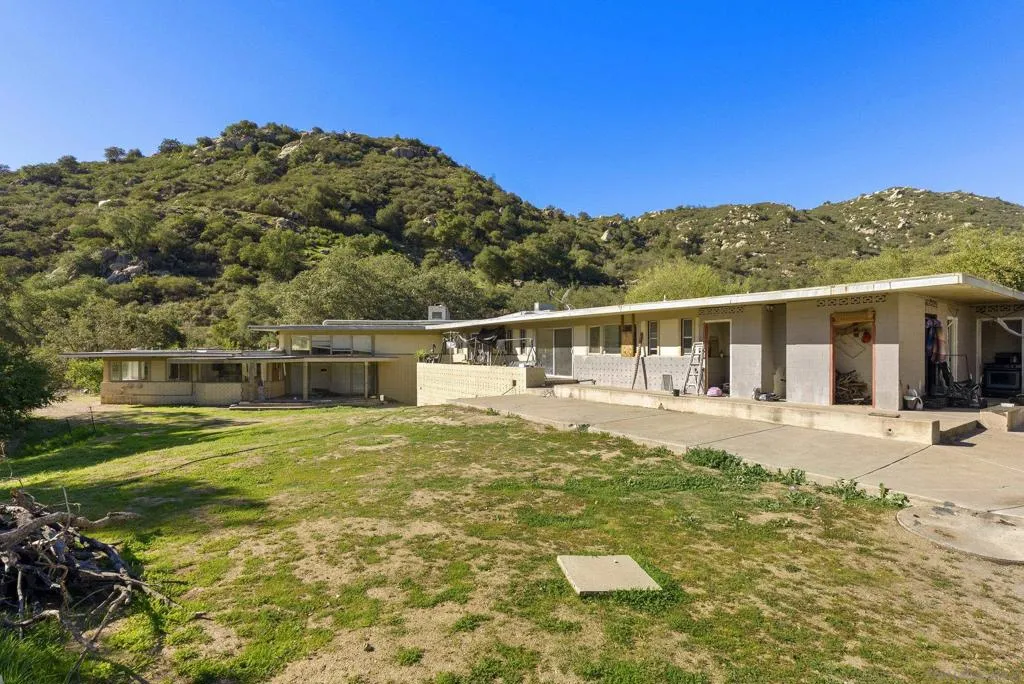 26448 N Lake Wohlford Rd, Valley Center, California 92082 home-pic-6