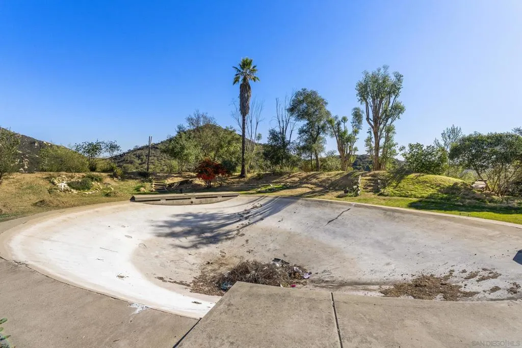 26448 N Lake Wohlford Rd, Valley Center, California 92082 home-pic-19