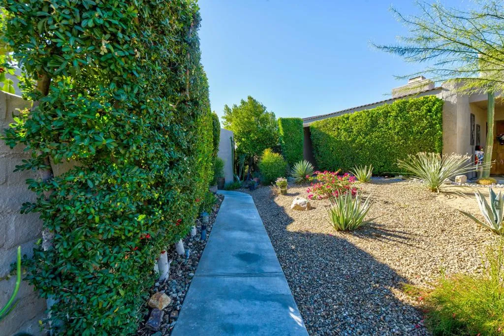 2937 Sundance Circle W, Palm Springs, California 92262 home-pic-3