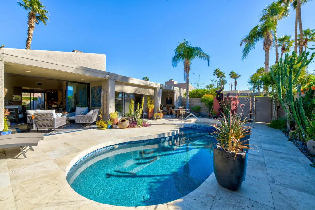 2937 Sundance Circle W, Palm Springs, California 92262 home-pic-1