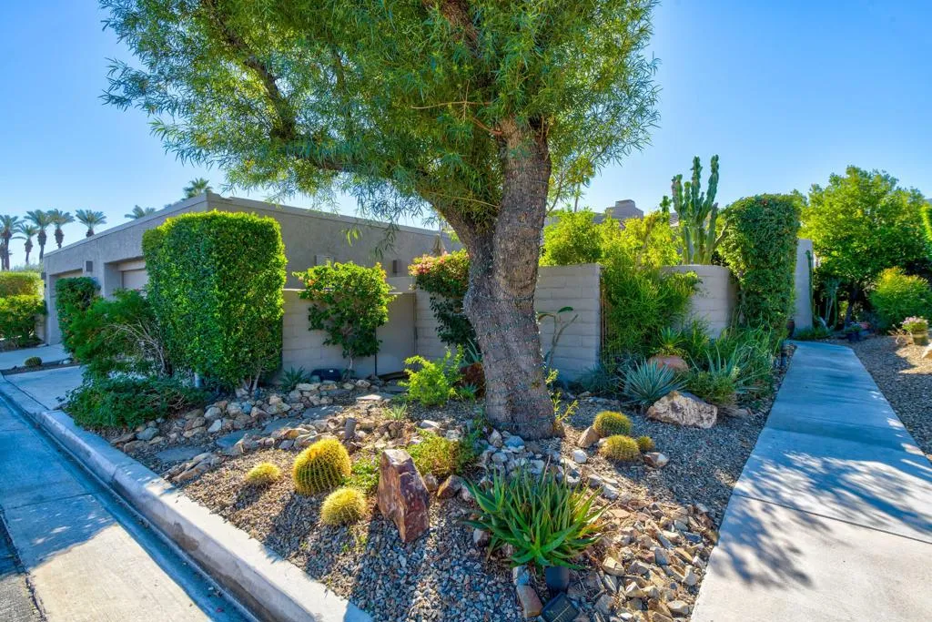 2937 Sundance Circle W, Palm Springs, California 92262 home-pic-37