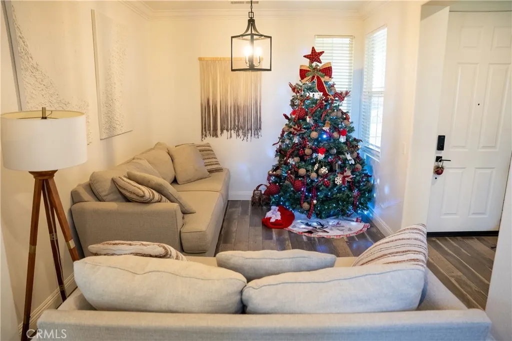 8770 Redondo Avenue, Hesperia, California 92344 home-pic-5