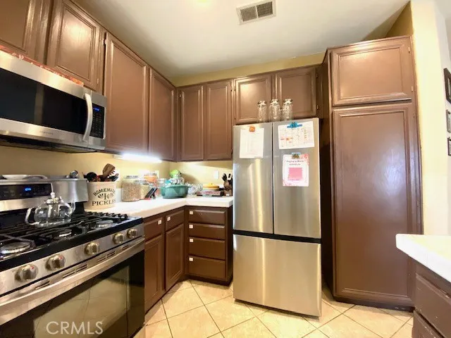 16883 Hazeltine Court, Fontana, California 92336