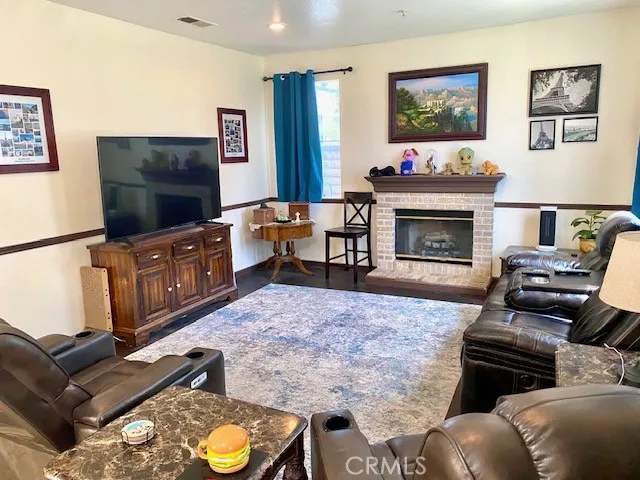 16883 Hazeltine Court, Fontana, California 92336
