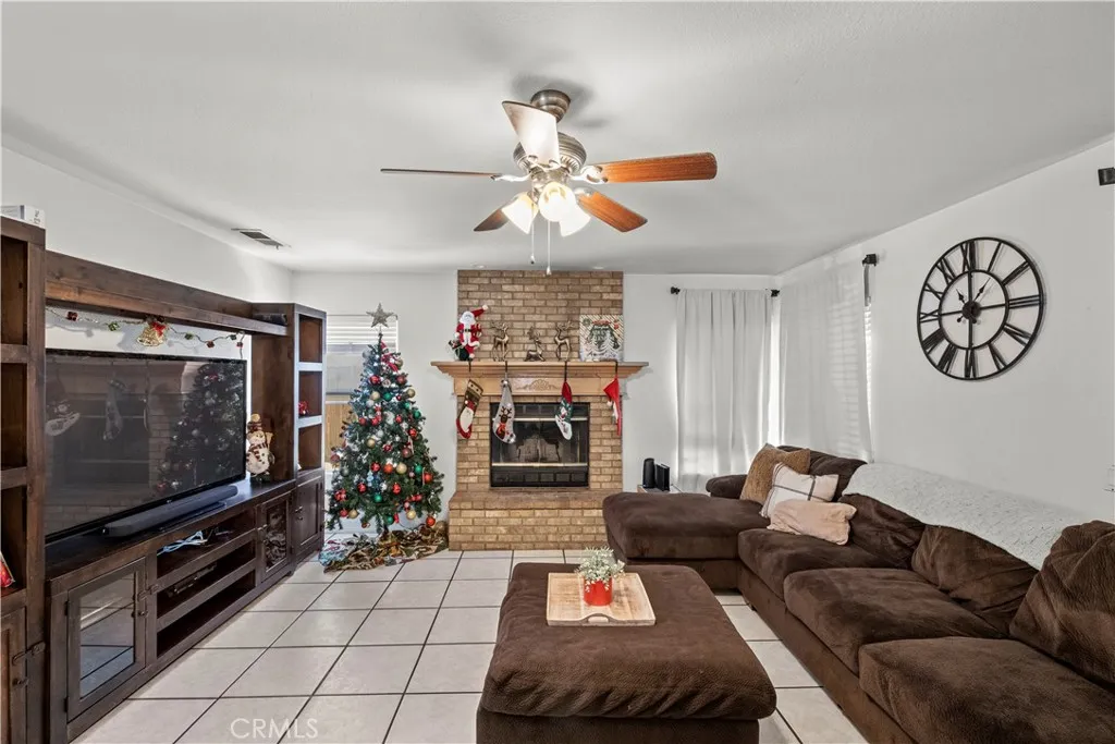 2611 Jeffery Circle, Hemet, California 92545 home-pic-6