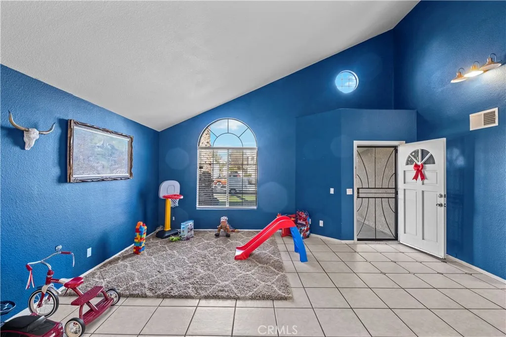 2611 Jeffery Circle, Hemet, California 92545 home-pic-1