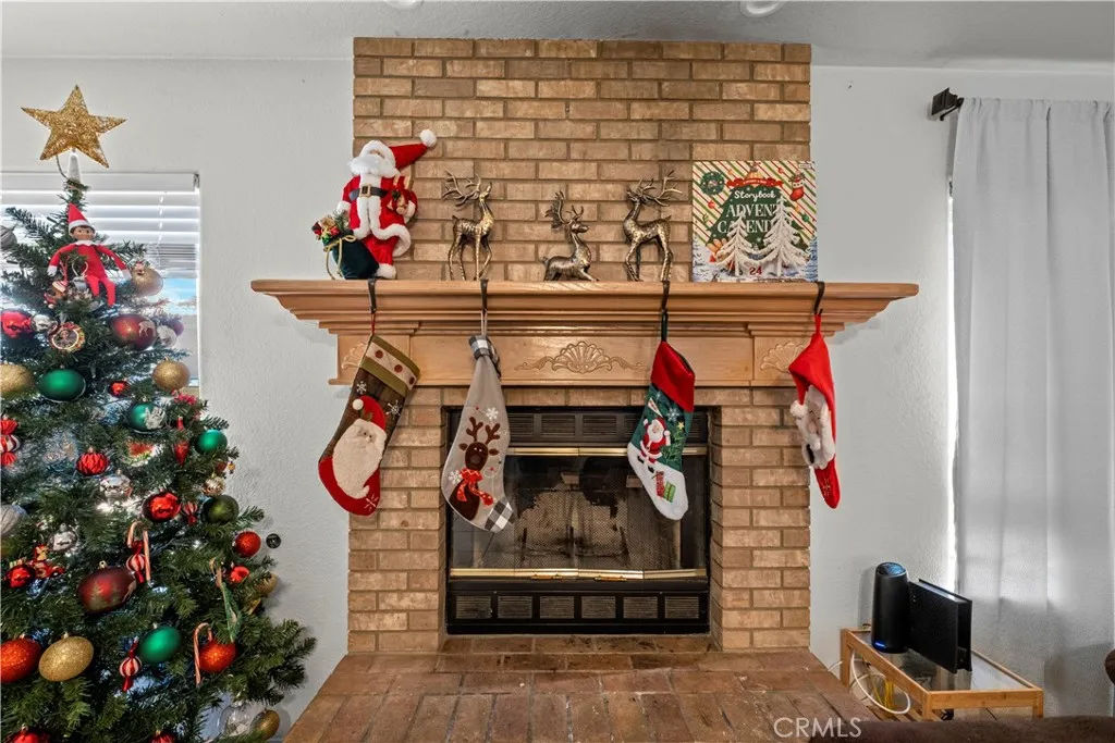 2611 Jeffery Circle, Hemet, California 92545 home-pic-5