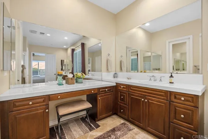 1758 Cuadro Vista, San Marcos, California 92078