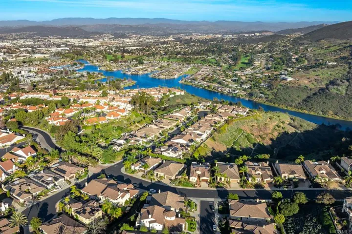 1758 Cuadro Vista, San Marcos, California 92078