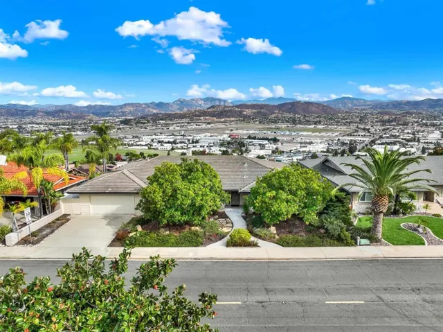 1479 Hacienda Dr., El Cajon, California 92020