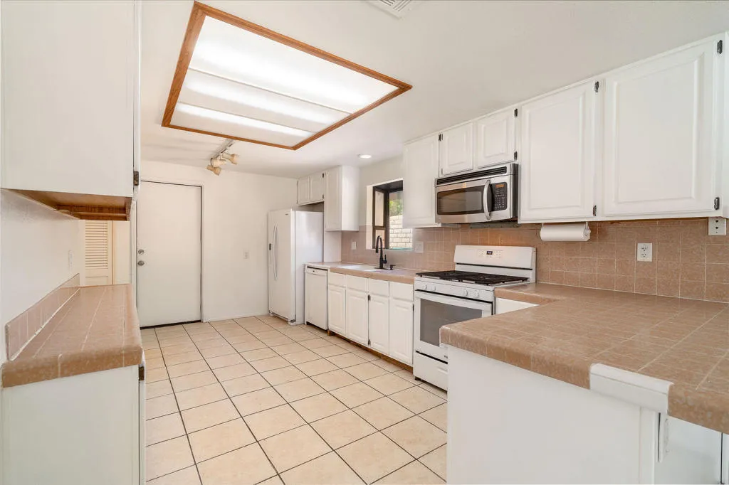 68750 Fortuna Road, Cathedral City, California 92234 home-pic-17