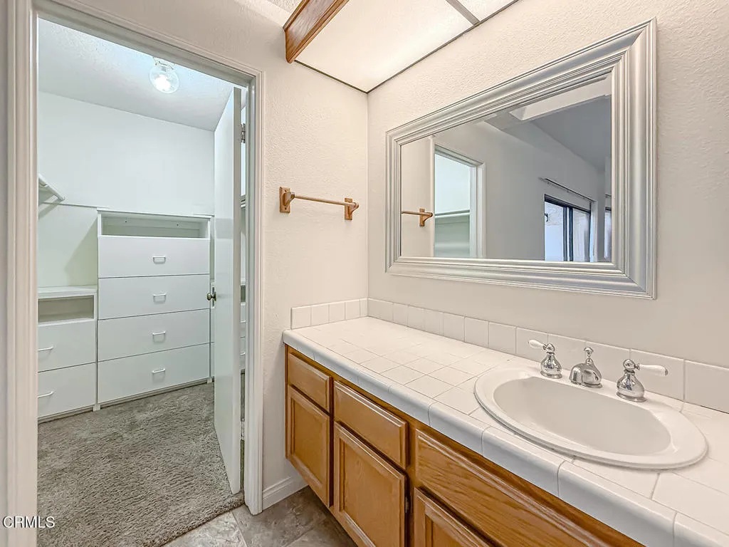 5738 Skyview Way F, Agoura Hills, California 91301 home-pic-23