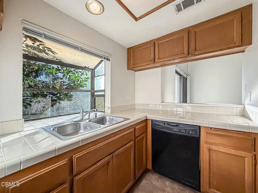 5738 Skyview Way F, Agoura Hills, California 91301 home-pic-9