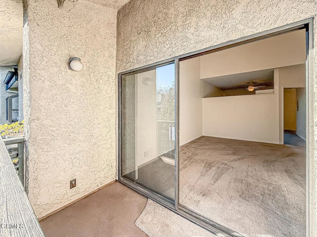 5738 Skyview Way F, Agoura Hills, California 91301 home-pic-16