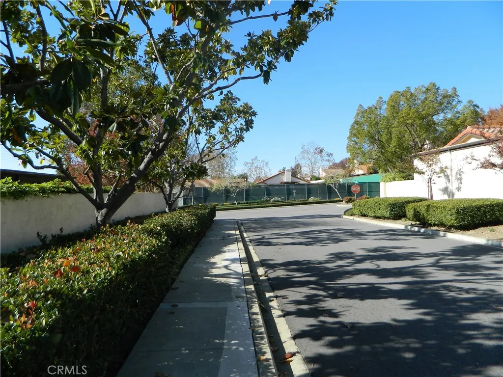 888 Via Maria, Upland, California 91784 home-pic-24